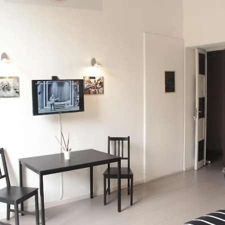 Downtown Art In Town Oda ve Kahvaltı