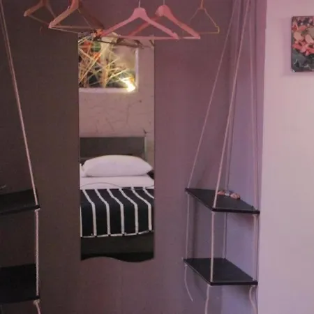 Oda ve Kahvaltı Downtown Art In Town Katanya