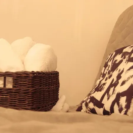 Downtown Art In Town Oda ve Kahvaltı Katanya