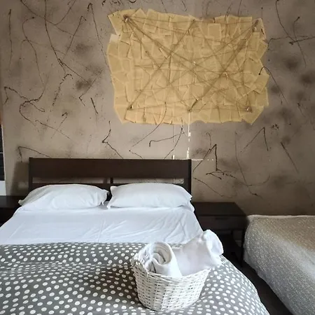 Downtown Art In Town Oda ve Kahvaltı *