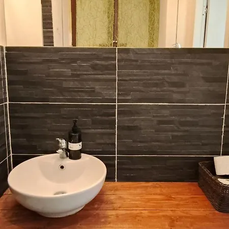 Oda ve Kahvaltı Downtown Art In Town Katanya