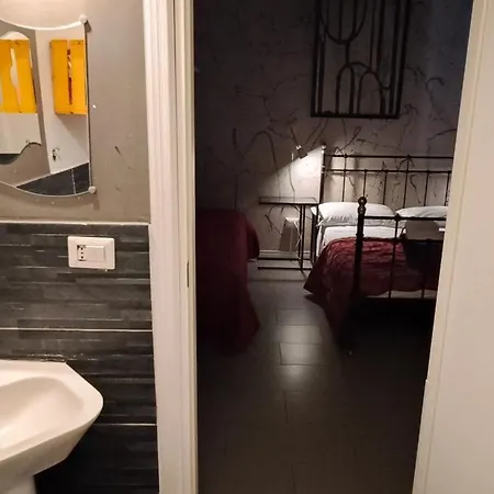 Downtown Art In Town Oda ve Kahvaltı