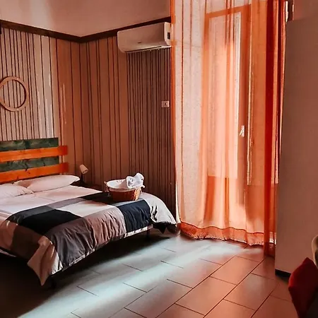 Downtown Art In Town Oda ve Kahvaltı