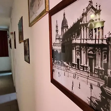 Oda ve Kahvaltı Downtown Art In Town Katanya