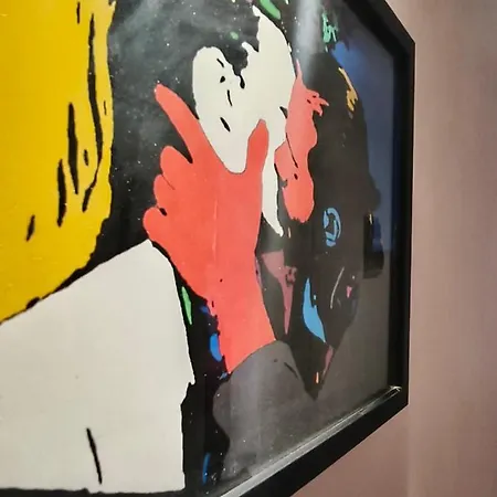 Downtown Art In Town Oda ve Kahvaltı *